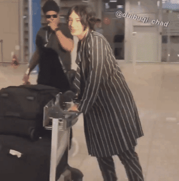 오늘자 한국팬들에게 보내는 인사 영상에서 또 합장한 베네딕트 컴버배치 | 인스티즈