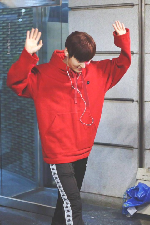 사람사는 거 다 똑같은 거 같은 아이돌 출퇴근 온도차 모음.jpg | 인스티즈