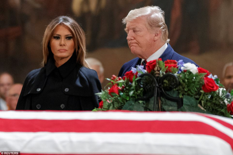 미국 제41대 대통령인 조지 허버트 워커 부시를 추모하는 트럼프 대통령.jpg | 인스티즈