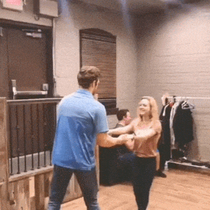 여친이나 썸녀와 추면 좋을만한 커플댄스.gif | 인스티즈