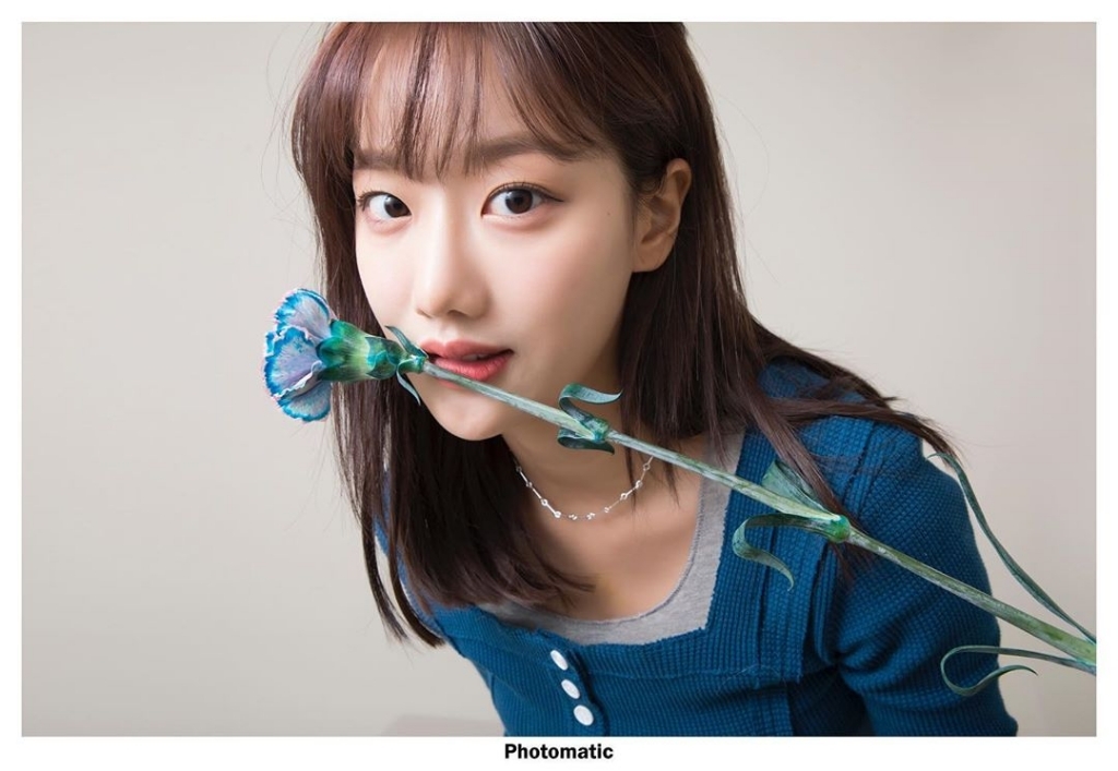 같은 스튜디오에서 사진 촬영한 에이프릴 나은과 레드벨벳 슬기 | 인스티즈