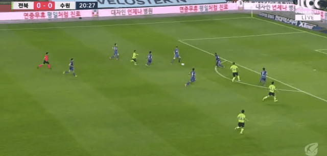 수원 삼성 포스터 근황 ㄷㄷㄷㄷㄷ.gif | 인스티즈