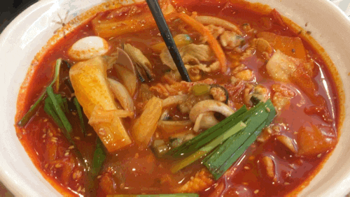 밤에 보는 짜장면과 짬뽕.gif | 인스티즈