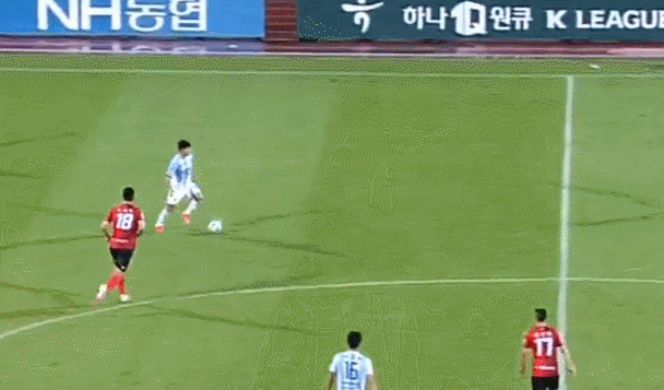오늘자 박주호 노룩패스.gif | 인스티즈