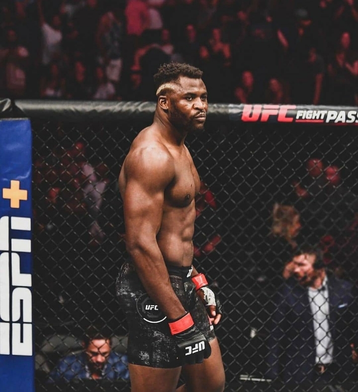 UFC 상남자, 파울로 코스타가 잠깐 화제가 된 사건 | 인스티즈