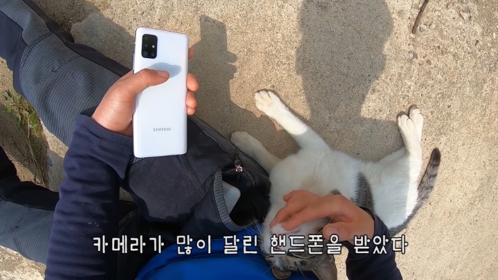 haha ha 앞에서 대놓고 광고하는데 거부감이 없다 | 인스티즈