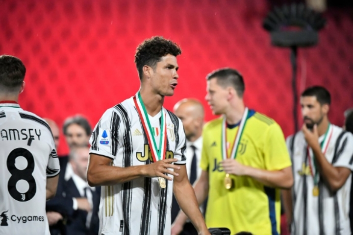 오늘자 호날두 헤어스타일.jpg | 인스티즈