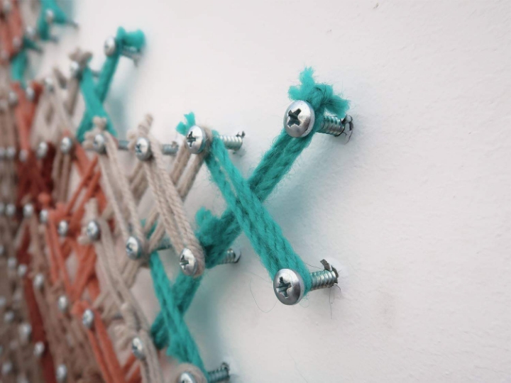 담장에 수놓은 십자수 | 인스티즈