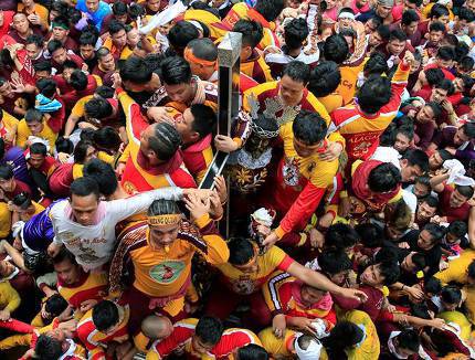 필리핀 '블랙 나자렌'축제 | 인스티즈