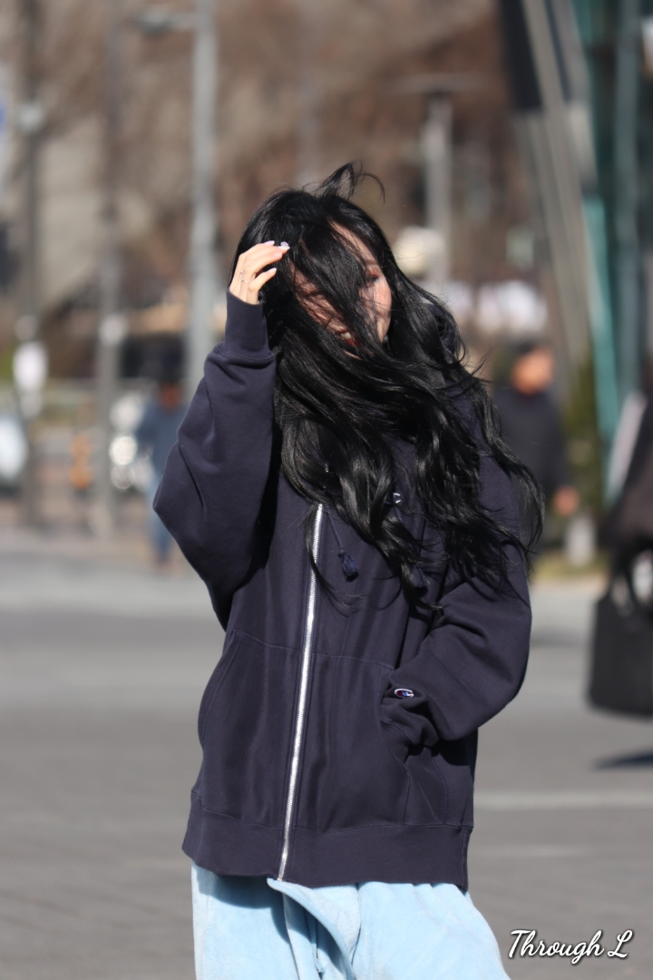 출퇴근하는데 시끄러움이 전해지는 러블리즈 미니팬미팅 | 인스티즈