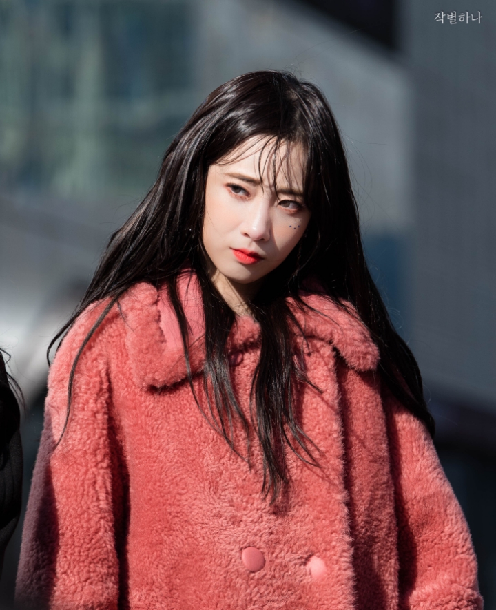 출퇴근하는데 시끄러움이 전해지는 러블리즈 미니팬미팅 | 인스티즈