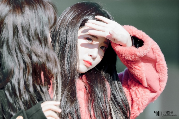 출퇴근하는데 시끄러움이 전해지는 러블리즈 미니팬미팅 | 인스티즈