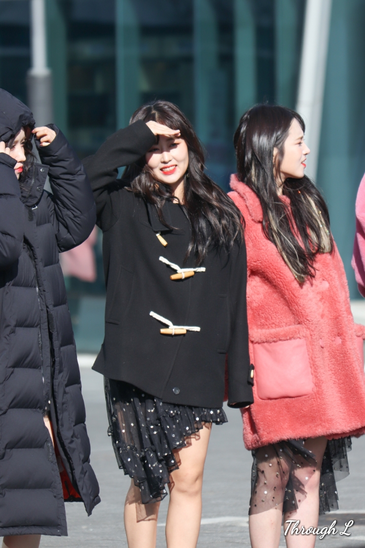 출퇴근하는데 시끄러움이 전해지는 러블리즈 미니팬미팅 | 인스티즈