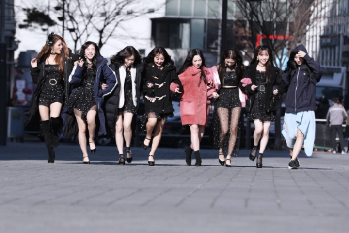 출퇴근하는데 시끄러움이 전해지는 러블리즈 미니팬미팅 | 인스티즈
