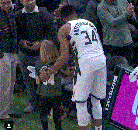 MVP의 멋진 팬 서비스.gif | 인스티즈