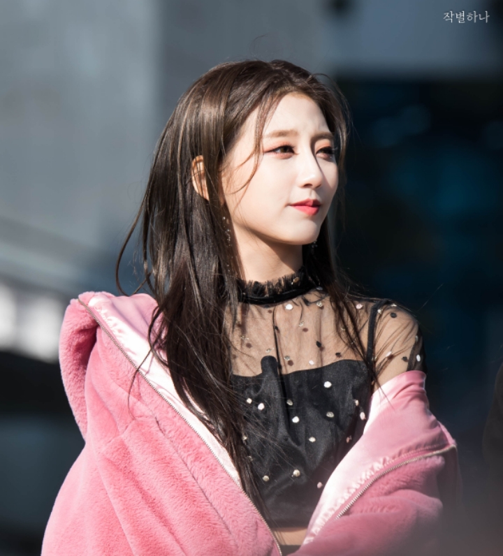 출퇴근하는데 시끄러움이 전해지는 러블리즈 미니팬미팅 | 인스티즈