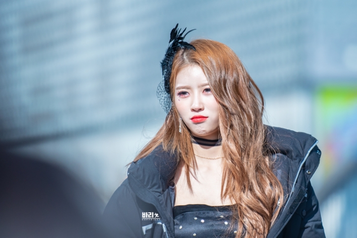 출퇴근하는데 시끄러움이 전해지는 러블리즈 미니팬미팅 | 인스티즈