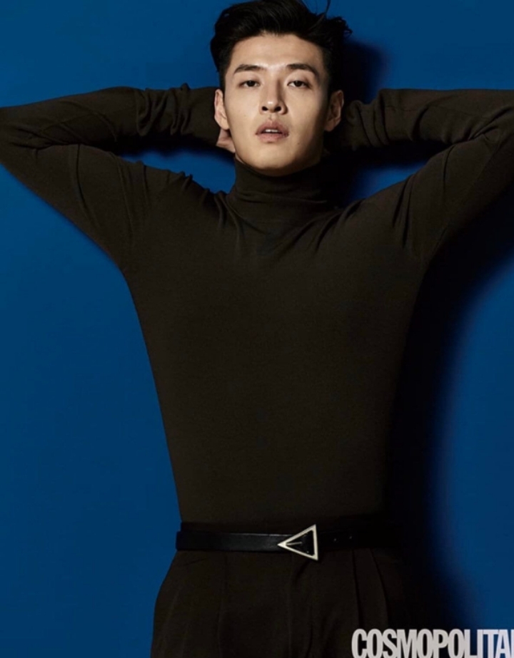 본인피셜 키작고 잡초처럼 생겼다는 배우 | 인스티즈