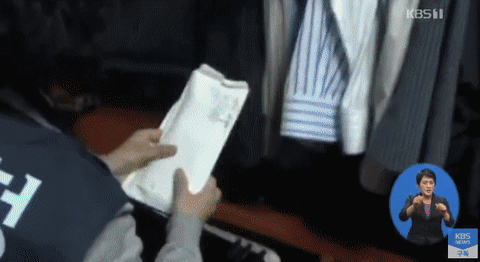 ??? : 오케이. 1억 5천만 가져가요.gif | 인스티즈