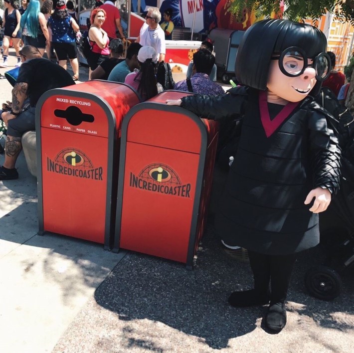 디즈니랜드에서 찢어진 바지 입으면 안되는 이유 | 인스티즈