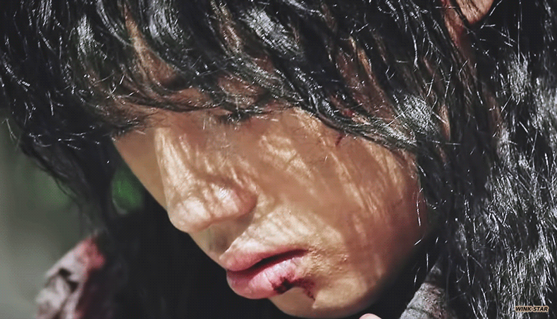 10년전이나 지금이나 초면에 쉽게 무릎 내주는 배우 | 인스티즈