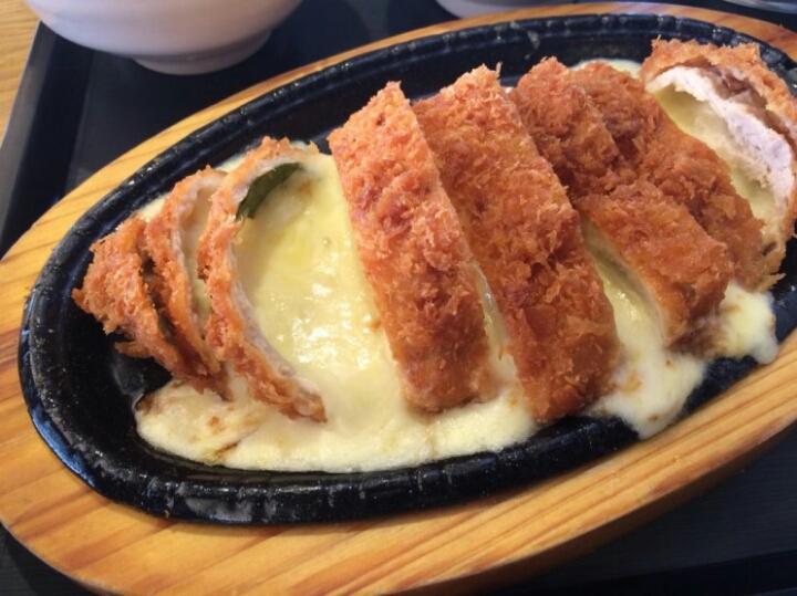 치즈 돈까스 vs 고구마 돈까스 본인의 선택은? | 인스티즈