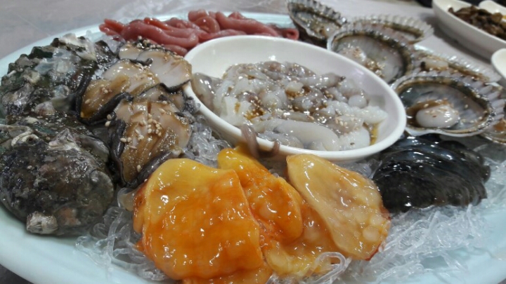 본인이 가장 좋아하는 횟집 기본 밑반찬은? | 인스티즈