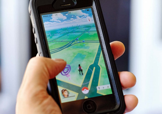 본인이 스마트폰으로 하루 중 더 많이 사용하는 것은? | 인스티즈