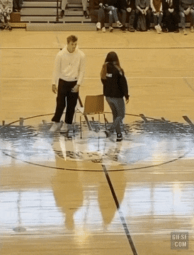 의자 게임의 정석.gif | 인스티즈