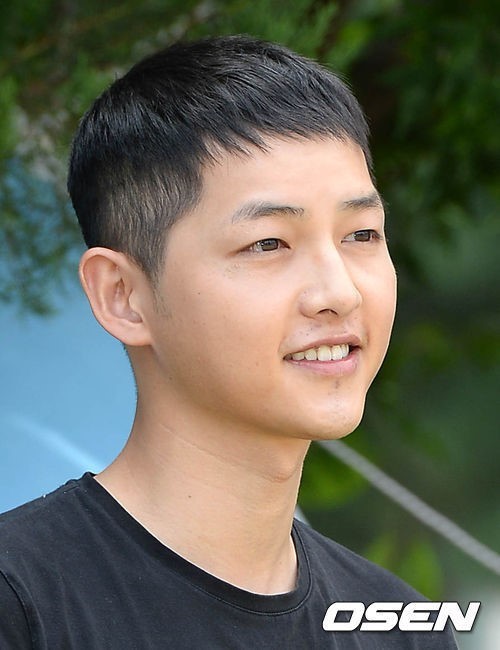 완전 그냥 날조였던 '송중기 탈모사진'이라고 돌아다닌 사진.jpg | 인스티즈