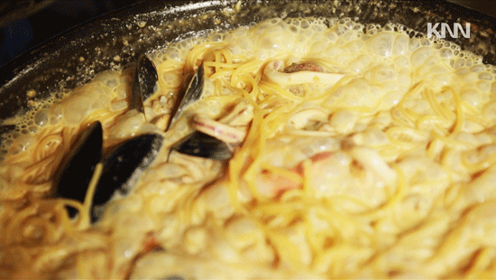 꾸덕꾸덕 크림파스타 gif | 인스티즈