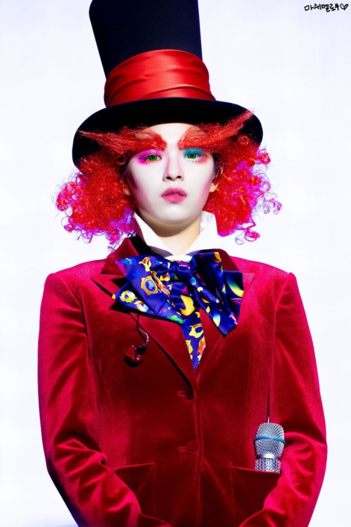 초록렌즈 낀 트와이스 정연.jpg | 인스티즈