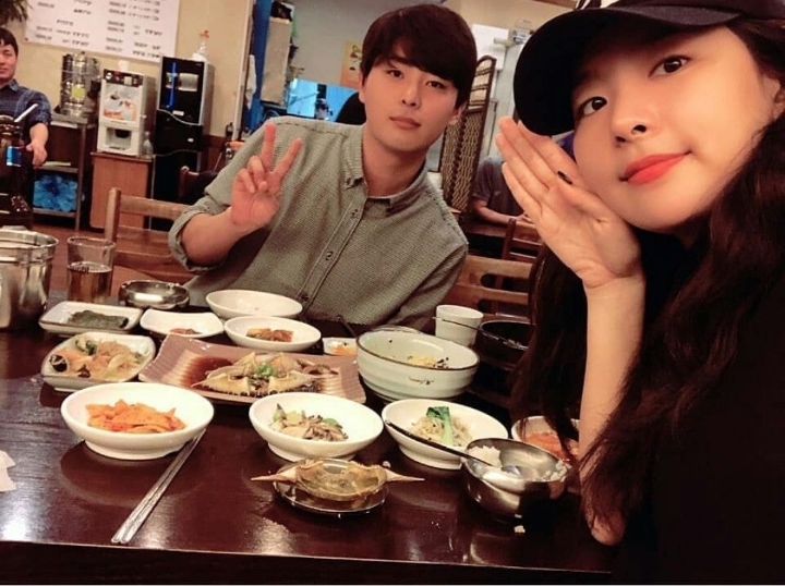 매니저도 멀리서 혈육인 걸 알아봤다는 레드벨벳 슬기의 친오빠...jpg | 인스티즈