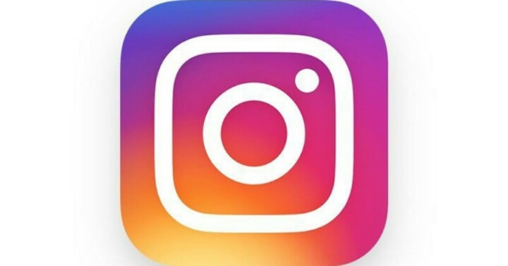 본인이 스마트폰으로 하루 중 더 많이 사용하는 것은? | 인스티즈