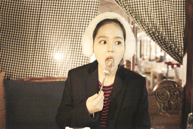 사진 찍는게 취미인 연정훈과 그의 모델.jpg | 인스티즈