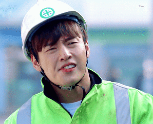 본인피셜 키작고 잡초처럼 생겼다는 배우 | 인스티즈