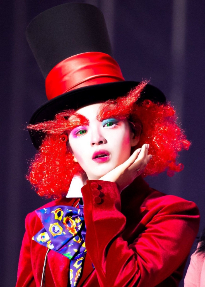 초록렌즈 낀 트와이스 정연.jpg | 인스티즈