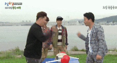 최선의 방어란... 공격이다.gif | 인스티즈