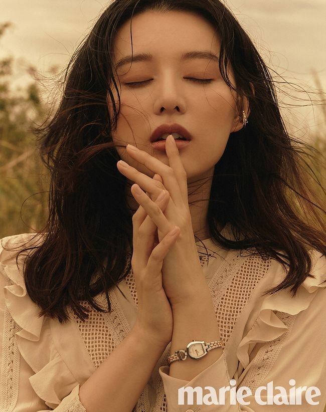 김지원 마리끌레르 10월호 화보.JPG | 인스티즈