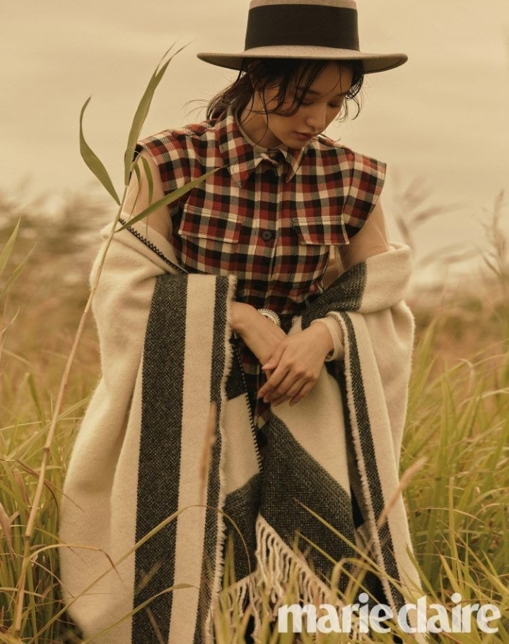 김지원 마리끌레르 10월호 화보.JPG | 인스티즈