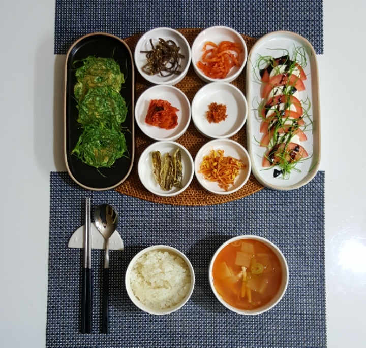 아침밥상 이미지