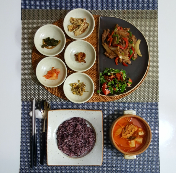 아침밥상 이미지