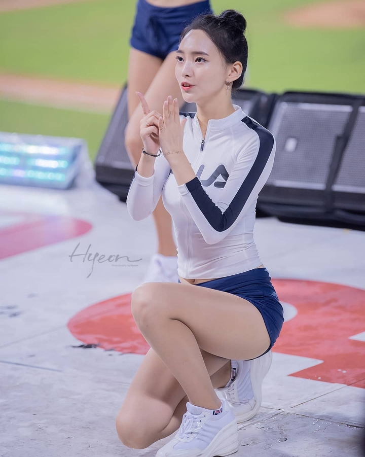 시원시원한 치어리더 이나경 | 인스티즈