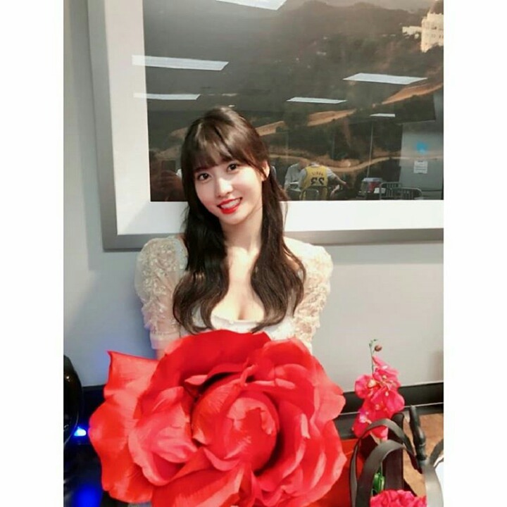 다른 의미로 레전드였던 트와이스 모모 공항 | 인스티즈