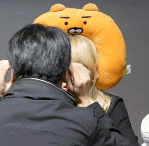 오늘 아이즈원 팬싸에서 안경 몰카남 적발..움짤 있습니다 | 인스티즈