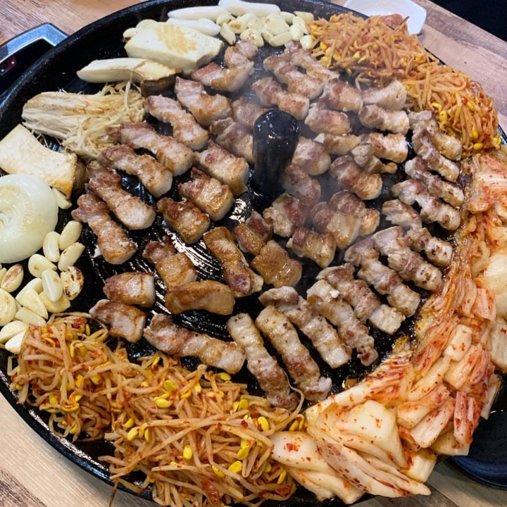 솥뚜껑 이미지