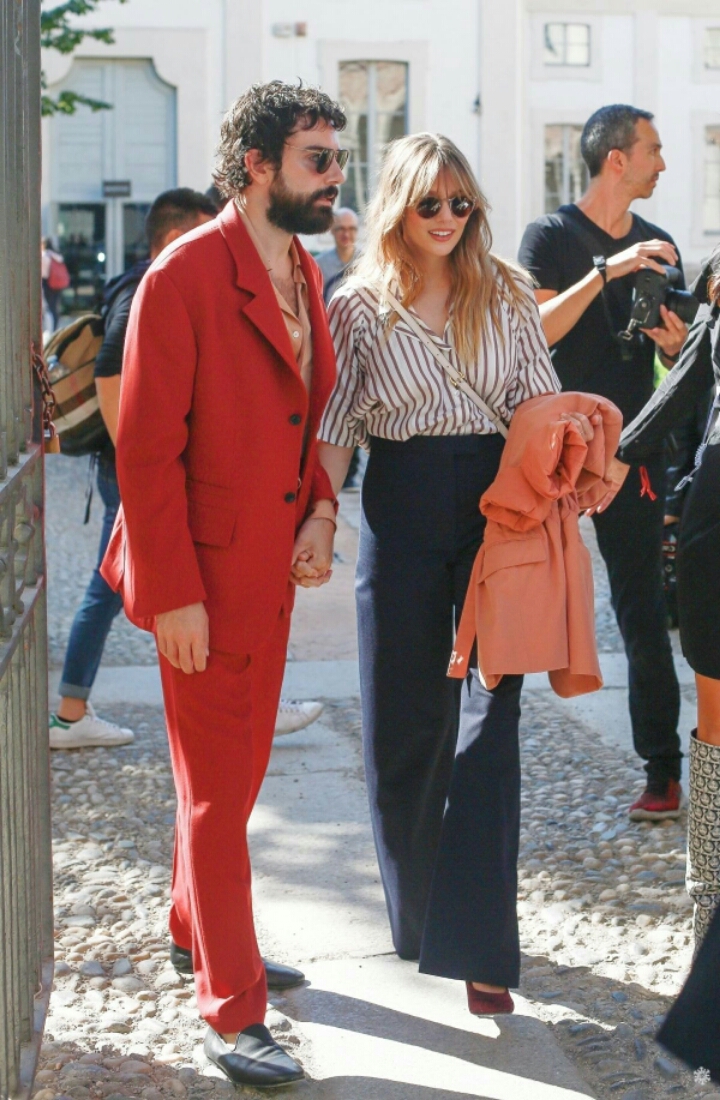 밀라노에서 엘리자베스 올슨 | 인스티즈