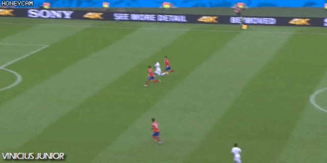 많은 축구팬들을 허탈하게 만들었던 레전드 한국 월드컵 경기.GIF | 인스티즈