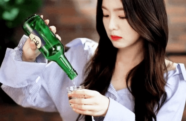 맥주 냄새도 못 맡는 아이돌.jpg | 인스티즈