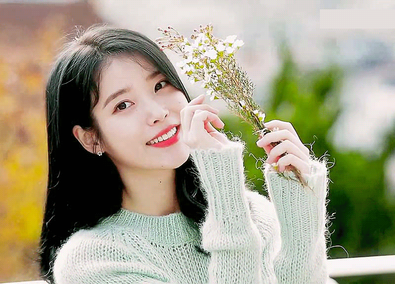 무대에서 쫒겨난 아이유 | 인스티즈